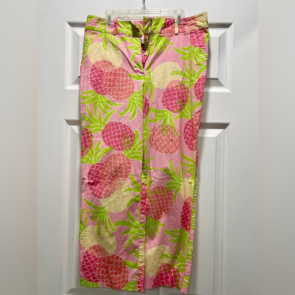 Lilly Pulitzer white label 8 pink pineapple capri pants
